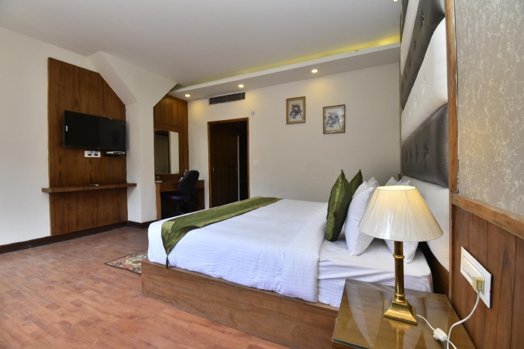 Quadruple Family Suite