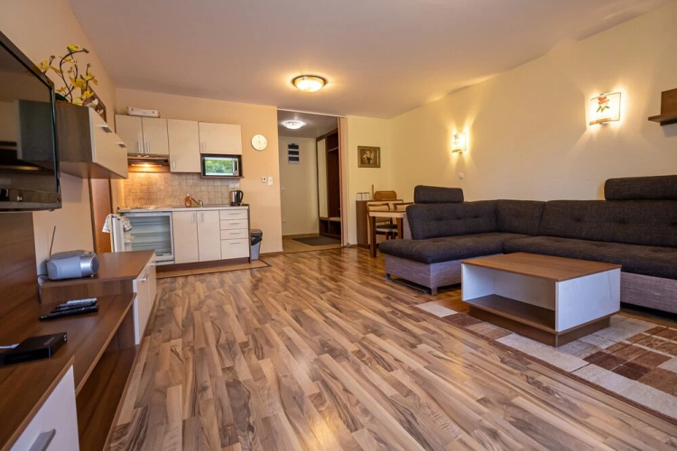 Fatrapark 2 Apartments & Restaurant