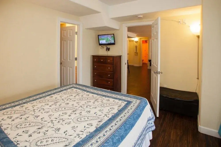 Down By The Sea - 9 Br Home