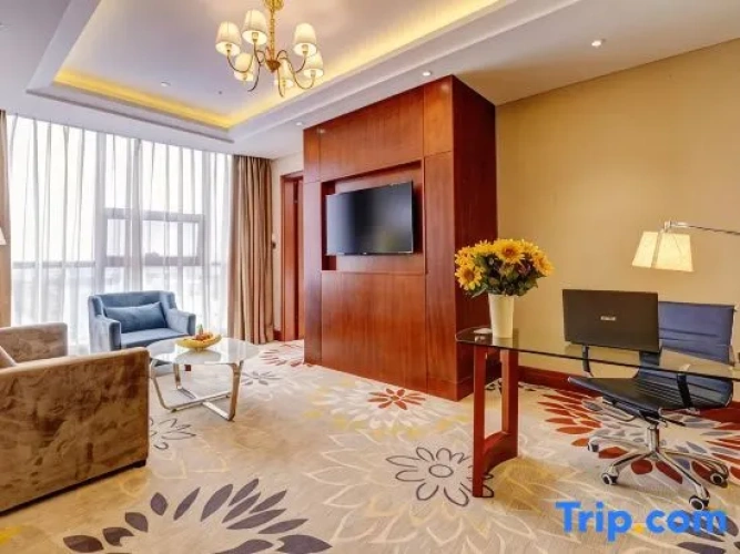 Deluxe Double Suite with view