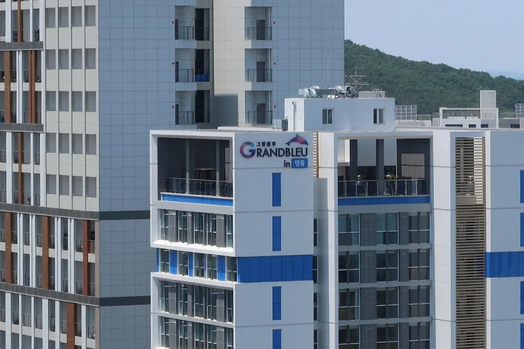 Grandbleu Hotel & Residence - 중산동
