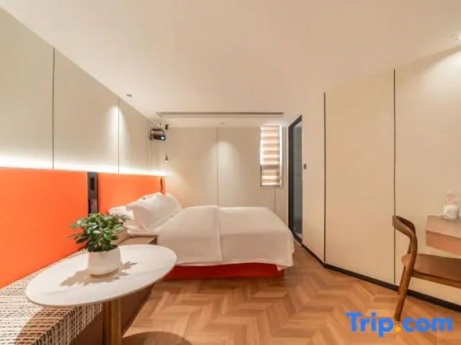 Comfort room