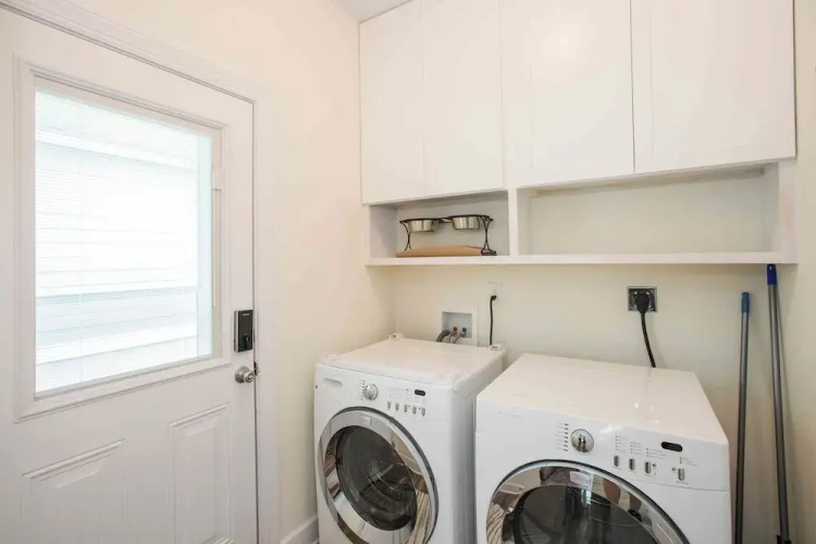 Chic Thomasville Home: Walk to Downtown!