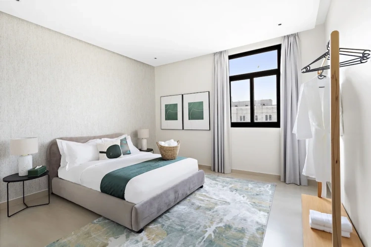 3 Bedrooms Apartment