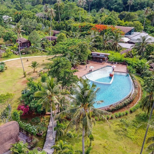 Villa with pool view