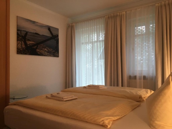 2 Bedrooms Apartment