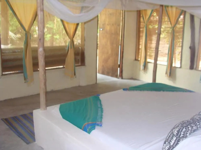 Barefoot Beach Camp