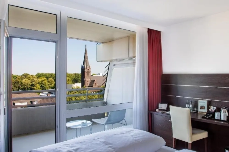 Comfort Single room with balcony and with river view