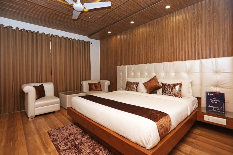 OYO 10076 Hotel Skylark