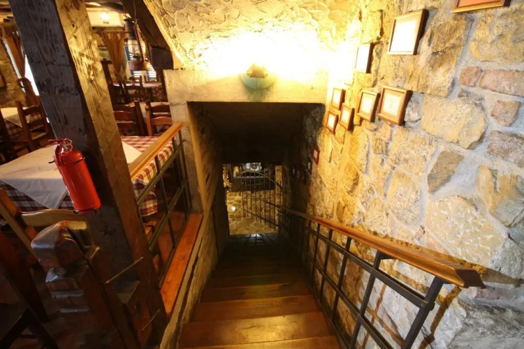 XIV Century rooms