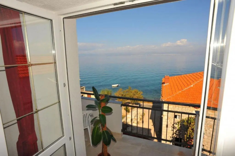 Apartment Suzi - 10 m from sea