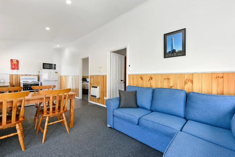 2 Bedrooms Cottage