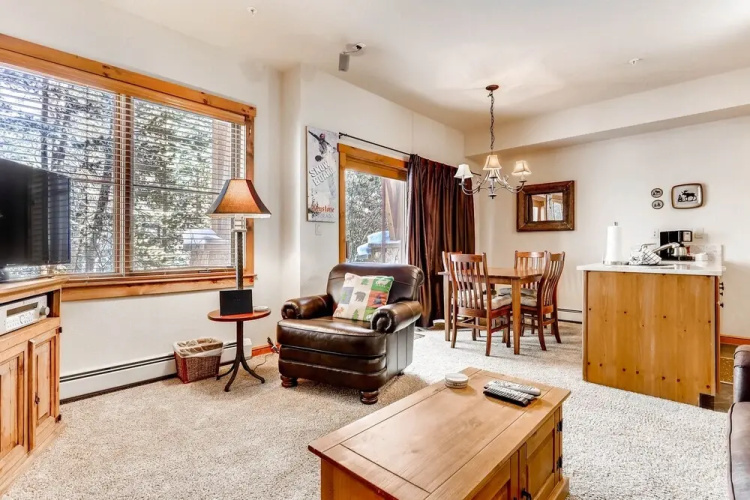 Seasons 1836 - 1 Br Condo