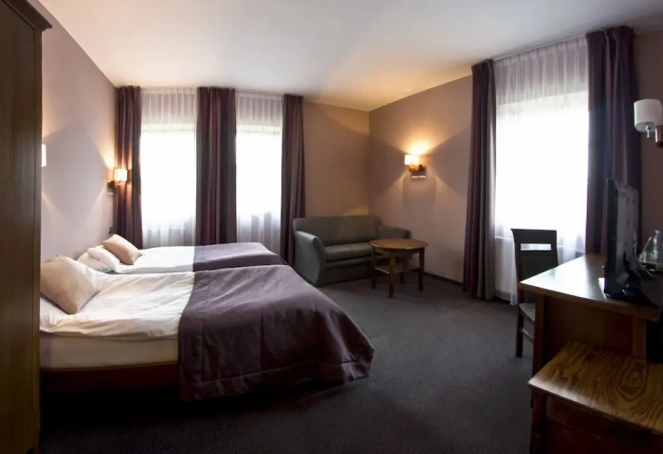 Standard Triple room
