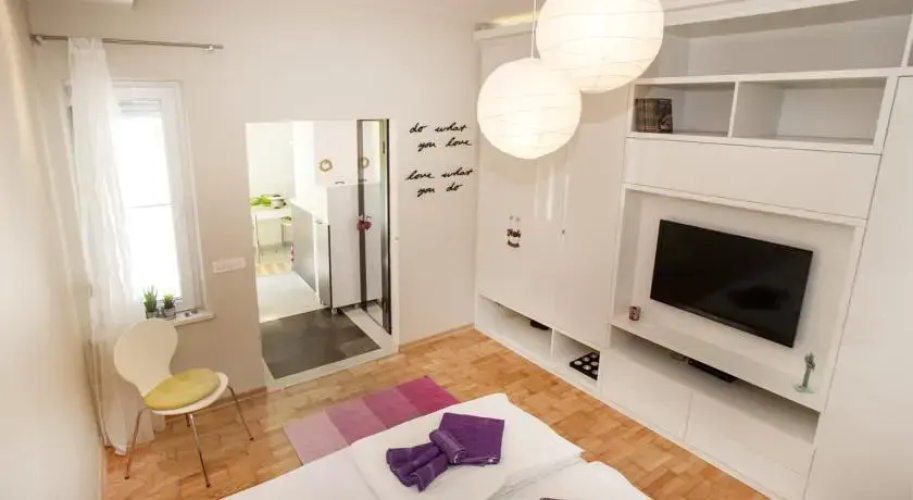Flory Apartment