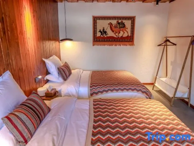 Deluxe Twin room with courtyard view