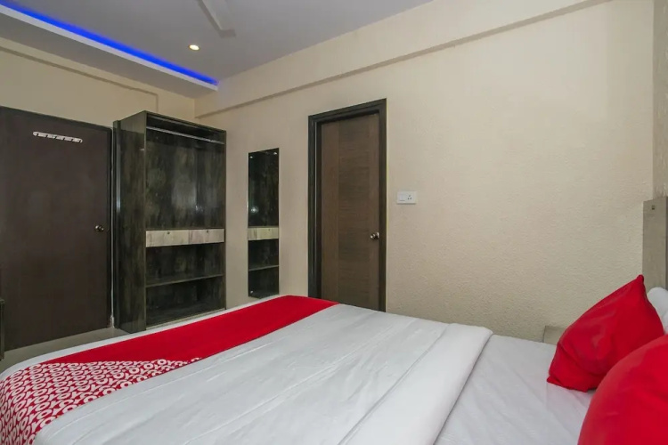 OYO 26197 Pride Suites