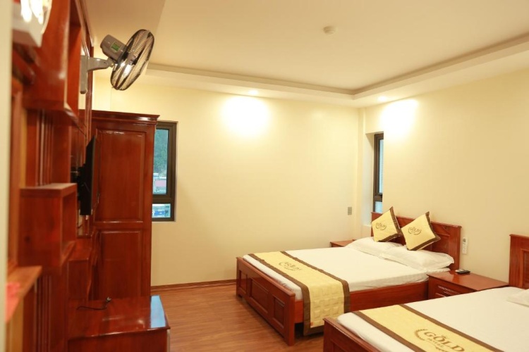 Standard Triple room with view
