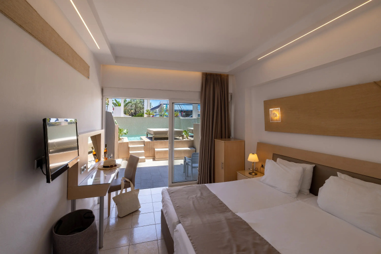 Kolymbia Bay Art - Adults Only