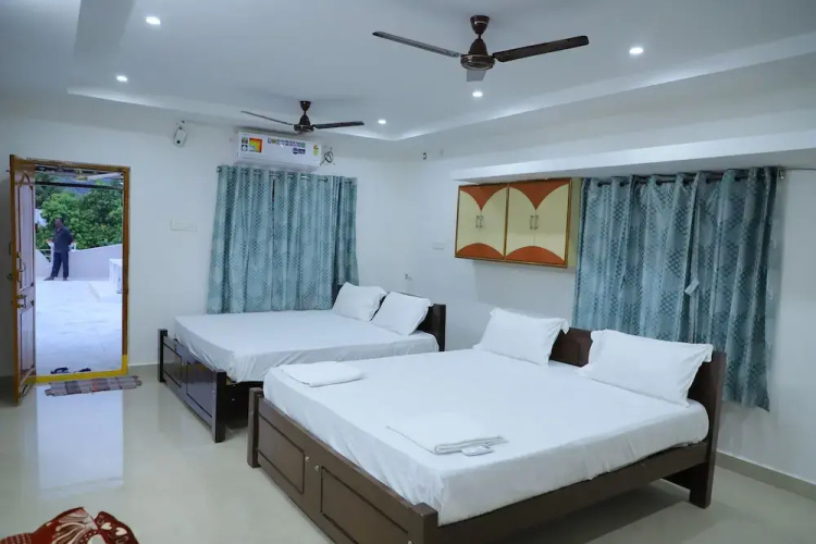 Nanda Mohan Homestay