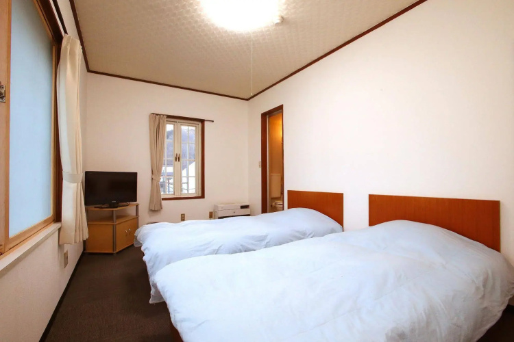 Wafu Pension Naeba(和風ペンション苗場)