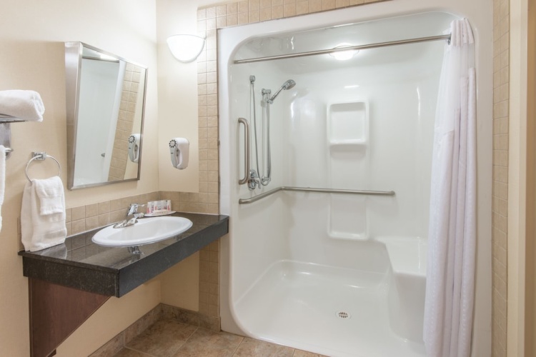 Ramada by Wyndham Lac La Biche photo 12