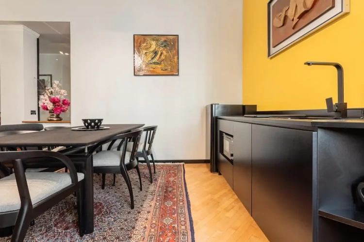 3 Bedrooms Apartment
