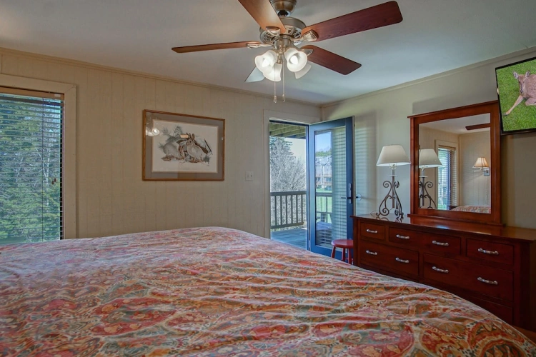2 Bedrooms Standard room with mountain view