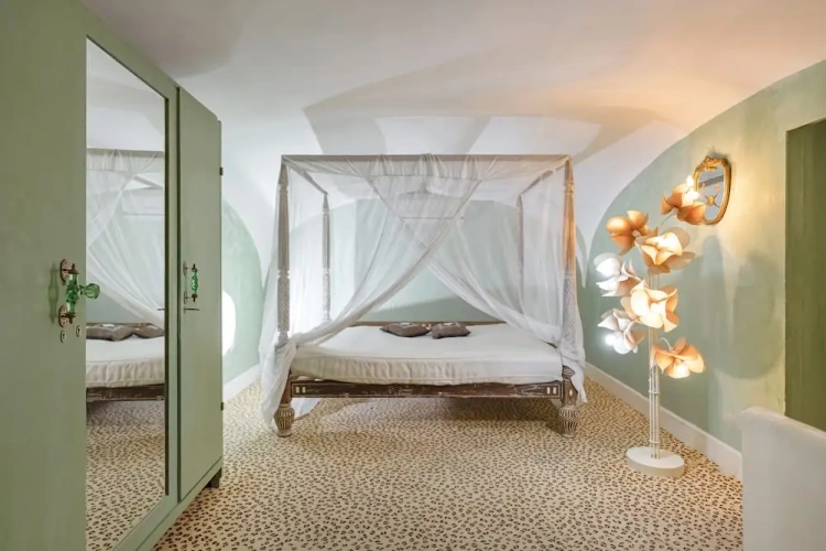 Standard Double Suite with courtyard view
