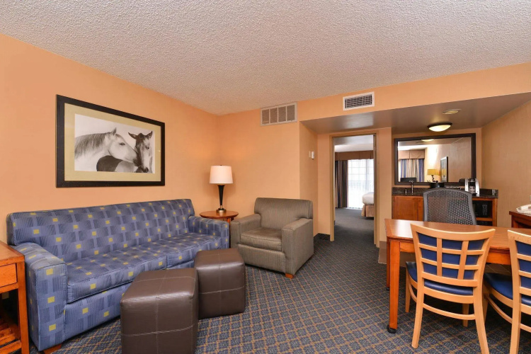 Embassy Suites by Hilton Austin Central