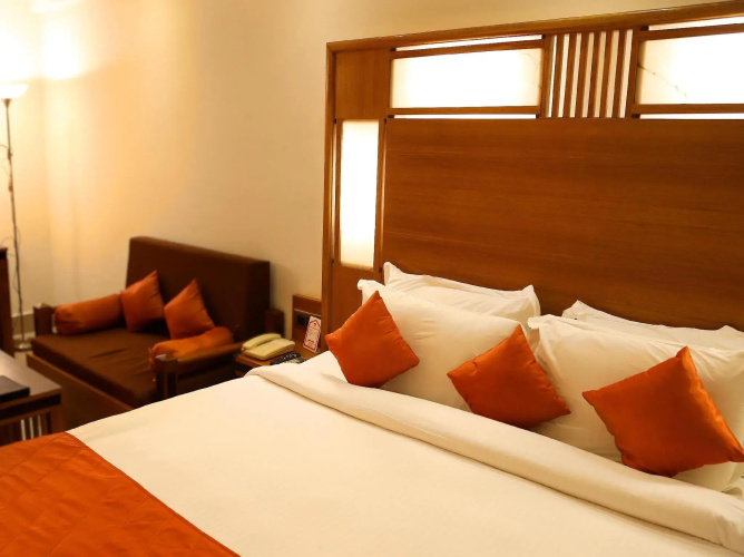 Inderlok Hotel