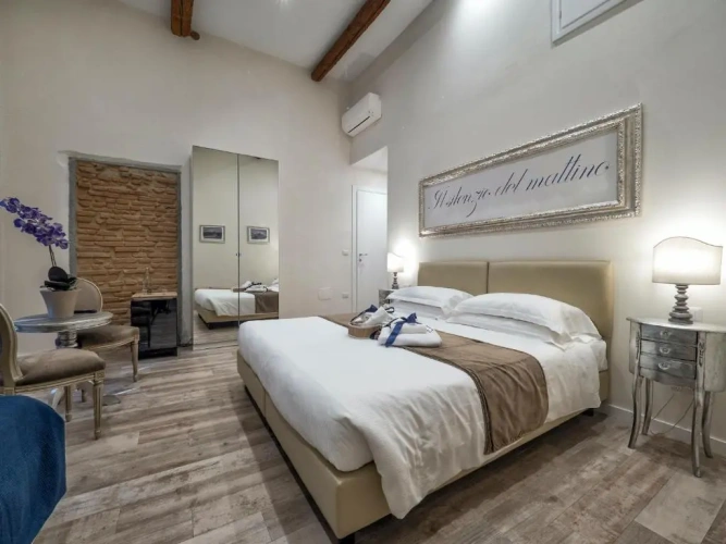 Standard Triple room