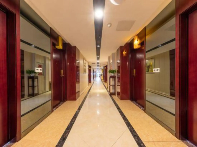 Landing International Hotel