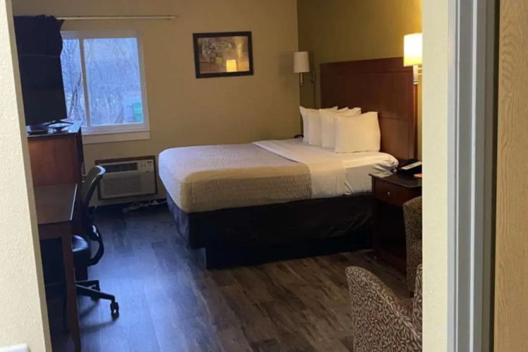 Coratel Inn & Suites By Jasper River Falls