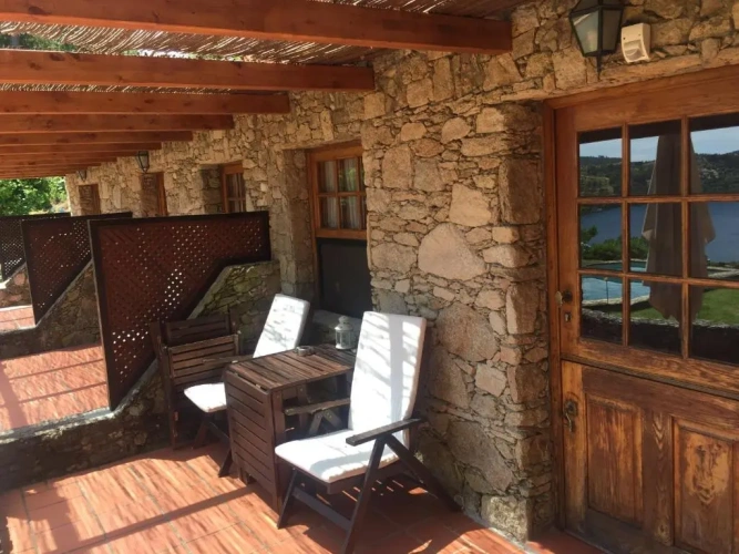 Standard Double room with lake view