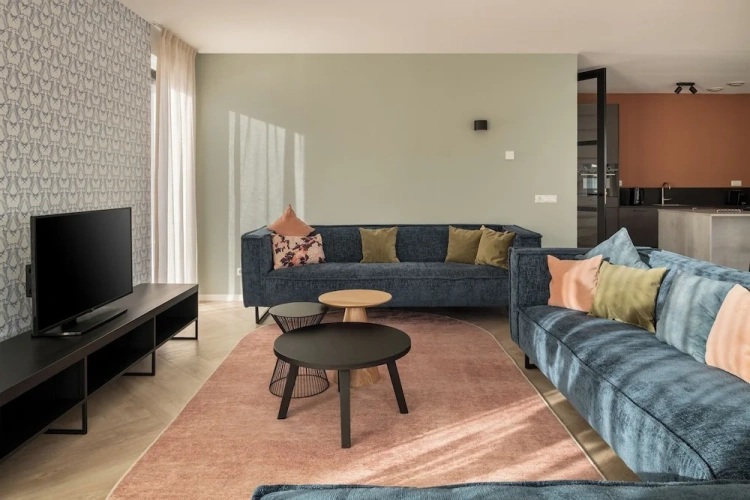 5 Bedrooms Cottage