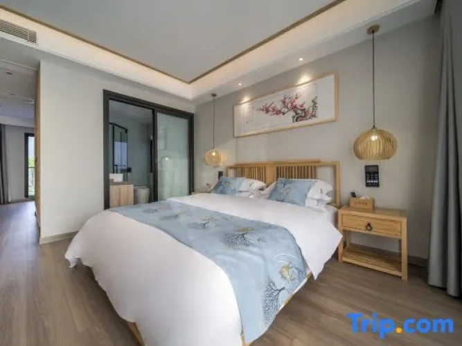 Standard Twin Family room with mountain view