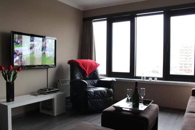 Hydro Palace - Stylish Charming Apartment With s