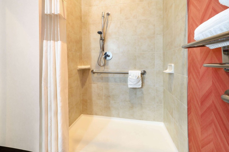 La Quinta Inn & Suites by Wyndham Longview North photo 9