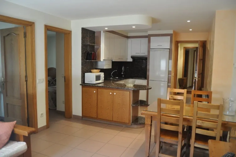 2 Bedrooms Apartment