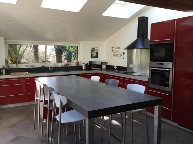 4 Bedrooms Cottage