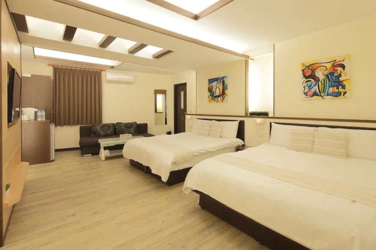 Standard Quadruple Family room