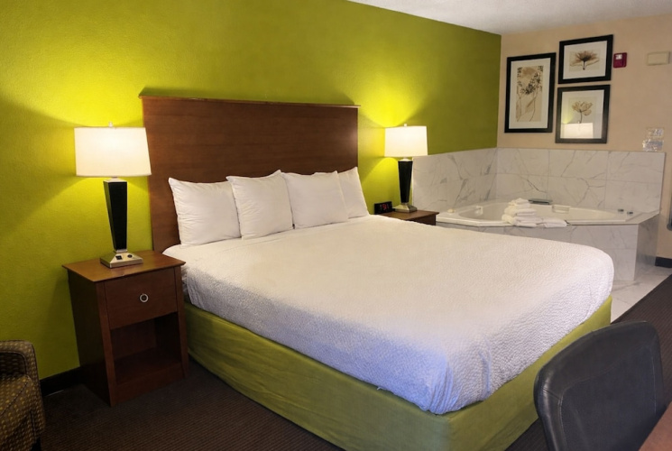 Coratel Plus Suites by Jasper Black River Falls
