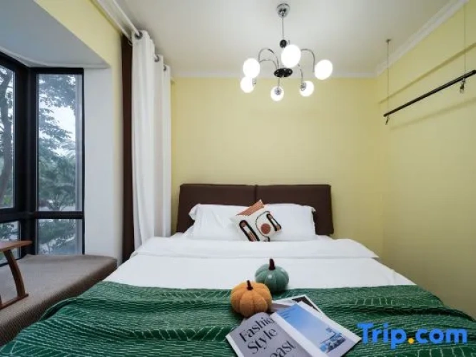 2 Bedrooms Triple Suite