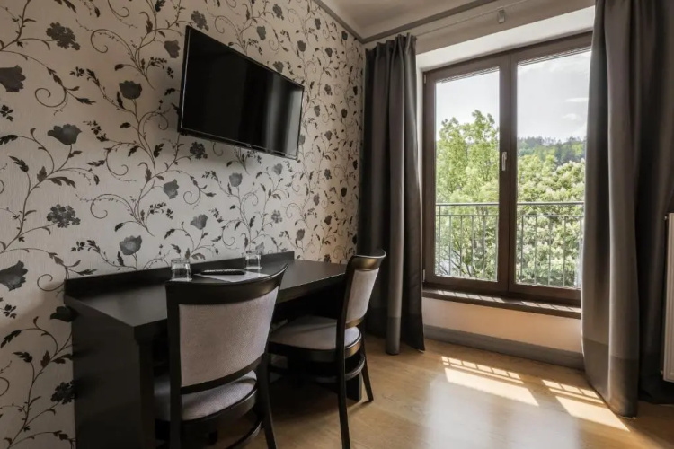 Hotel Mandat