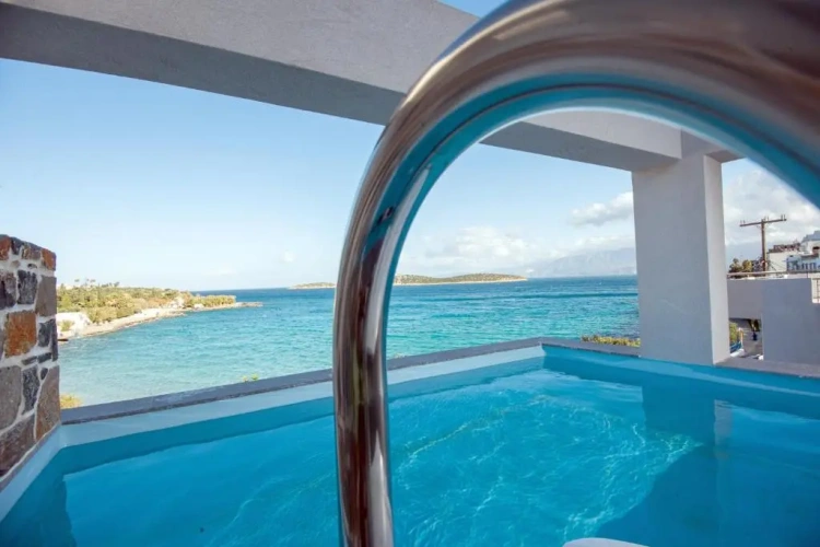 Apartment with sea view