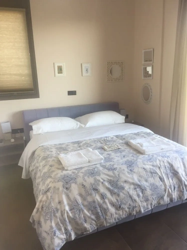 2 Bedrooms Executive Cottage