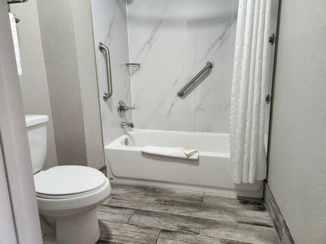 Days Inn by Wyndham Monroe LA