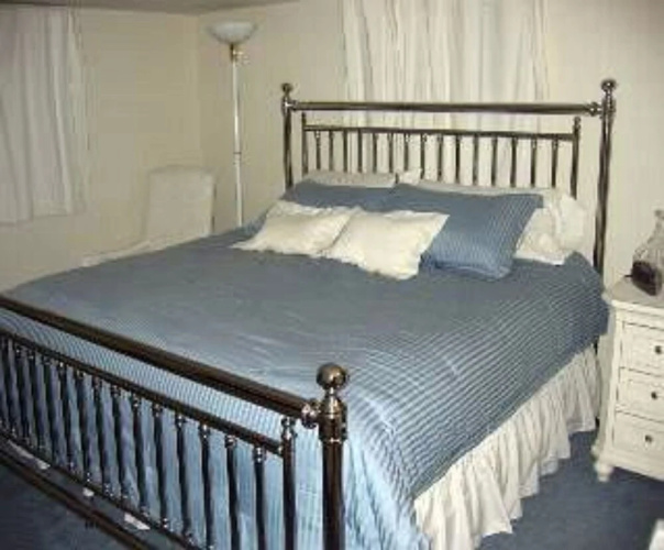 Pine Tree Inn and Bakery