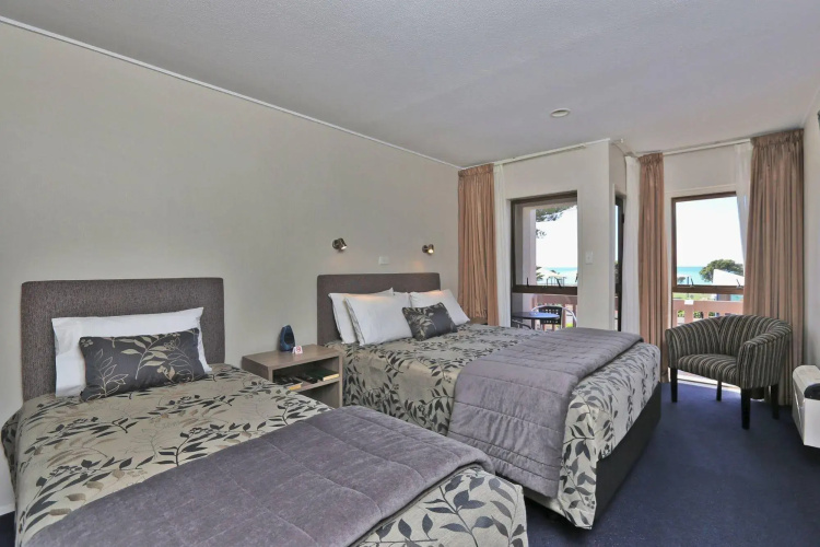 Edgewater Motor Lodge